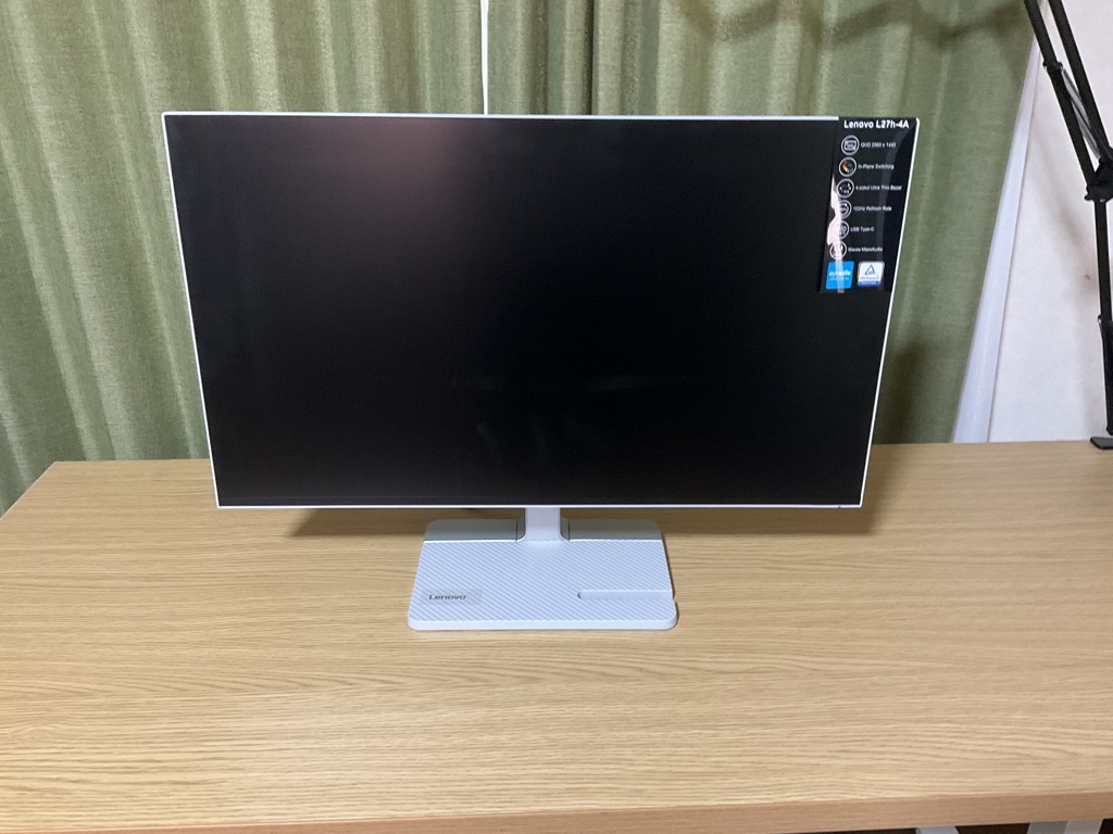 レノボのモニター L27h-4A（ホシログで撮影）